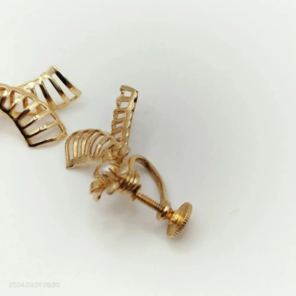 Women's Fashion Gold Tone Faux Pearl Drop Boho Unique Screwback Earrings - Picture 3 of 10